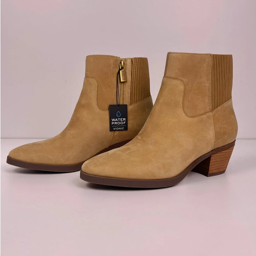 NWT Vionic Shantelle Waterproof Heeled Ankle Booties Wheat Size 7 New with Box
